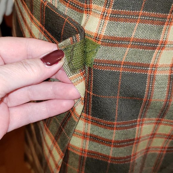 NWT "MADE IN CANADA "wool plaid asymetrical fringed wrap skirt small 6 - Picture 8 of 13